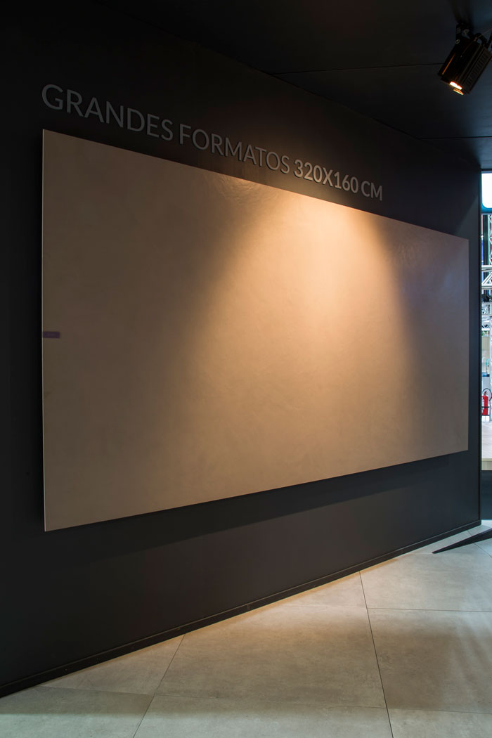 12 Eliane grandes formatos en Expo Revestir (5)