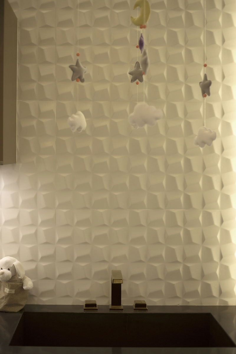 5-banheiro-infantil-eliane-revestimentos-bethania-carpinelli-anlejandra-barrios-natalia-carpinelli-cubic-white-ac-45x90cm