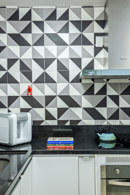 6 eliane coatings black and white geometric tile