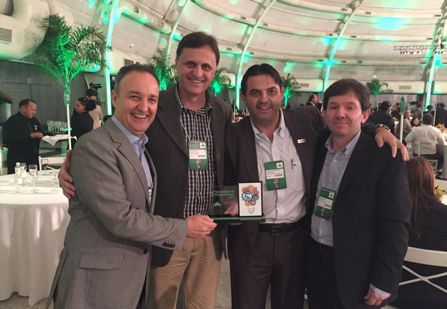 Eliane Revestimentos receives Leroy Merlin award