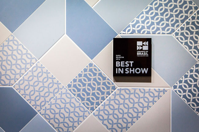 Eliane conquista prêmios de melhores produtos na Revestir 2016