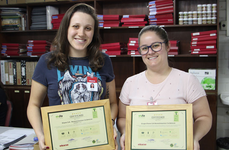 Eliane recebe certificado de gestão dos resíduos industriais