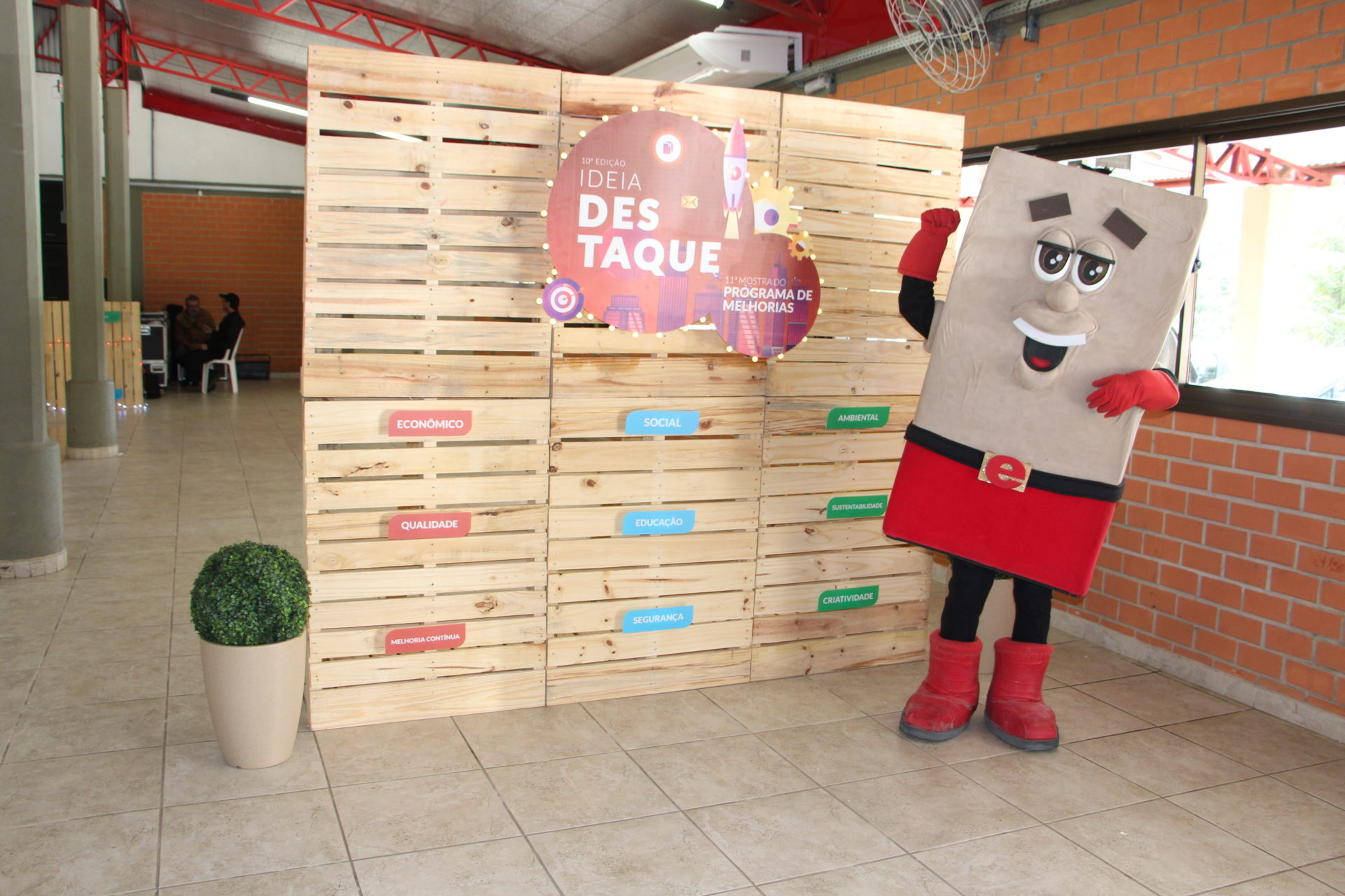 Eliane premia Melhores Ideias do Ano através do Programa GES