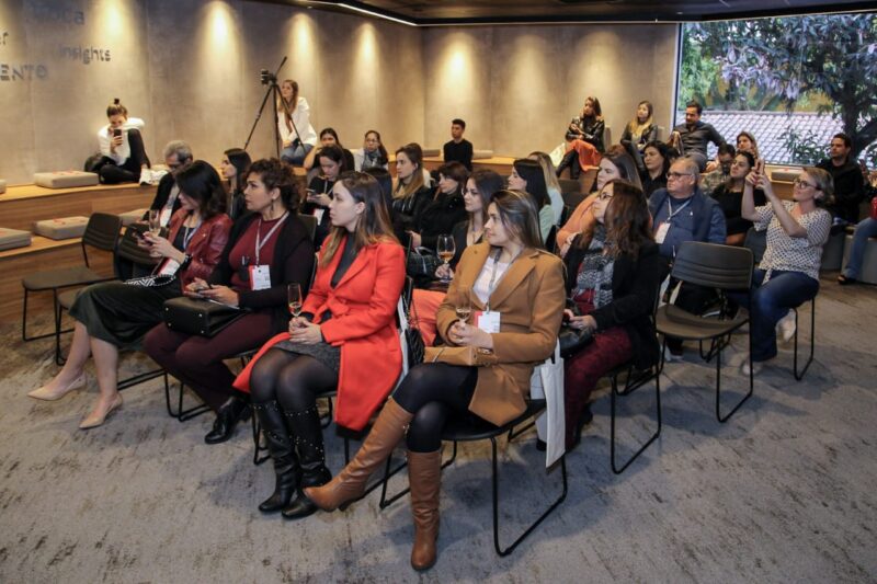 Talks from Casa Brasil Eliane!2019: from soil , forming to meeting again with nature, and the awaking for the social networks as a success factor
