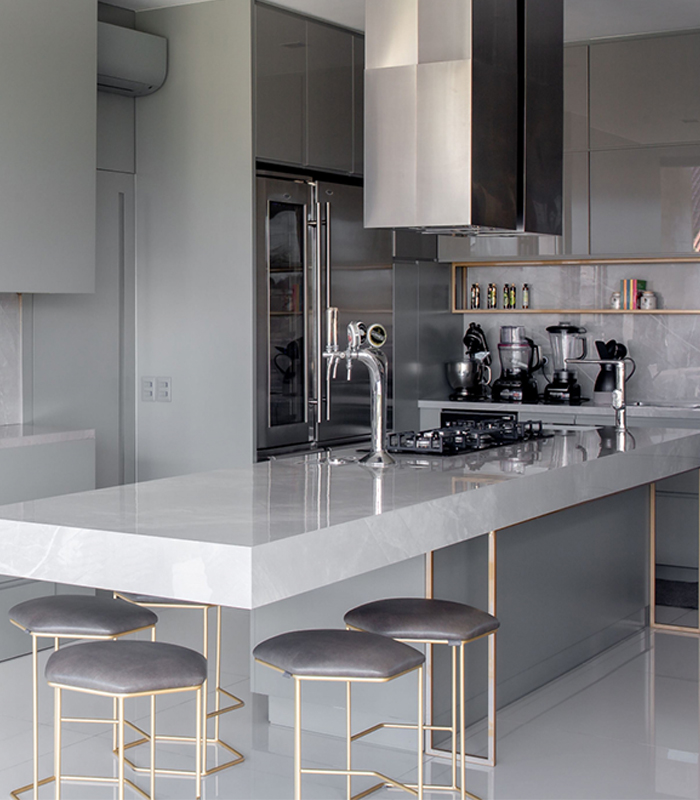 Qual a melhor forma para cortes e furos em lastras?