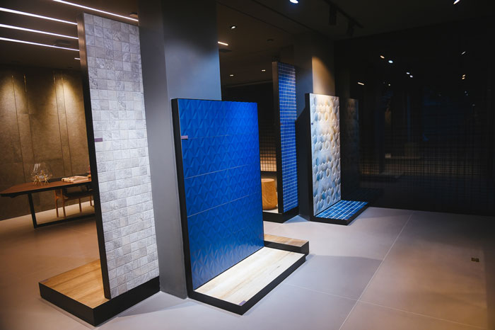 eliane-casa-brasil-flake-geo-45x120cm_scala-marine-32,5x59cm_fiji-white-mesh-7,5x7,5cm-foto-andre-ligeiro