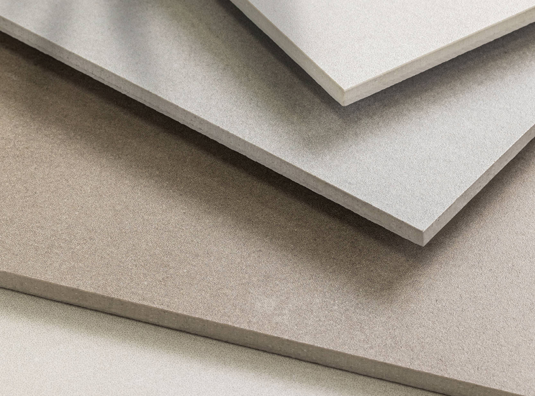 Sólido: pureza estética e materialidade bruta